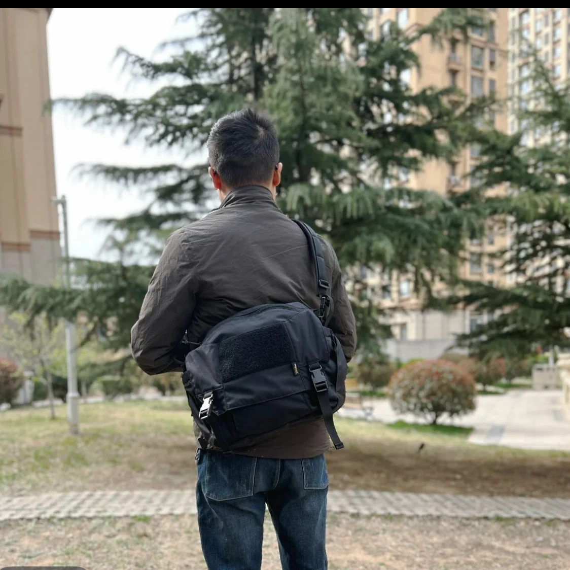 Bolsa de mensajero táctica de 10L: bandolera de un solo hombro al aire libre para viajes diarios y senderismo - imagen 2