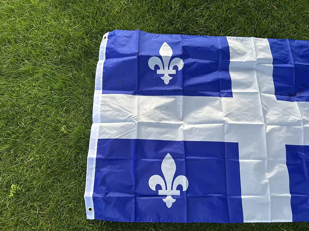 Bandera Quebec flor de lis – Poliéster colgante con ojales de latón - imagen 3