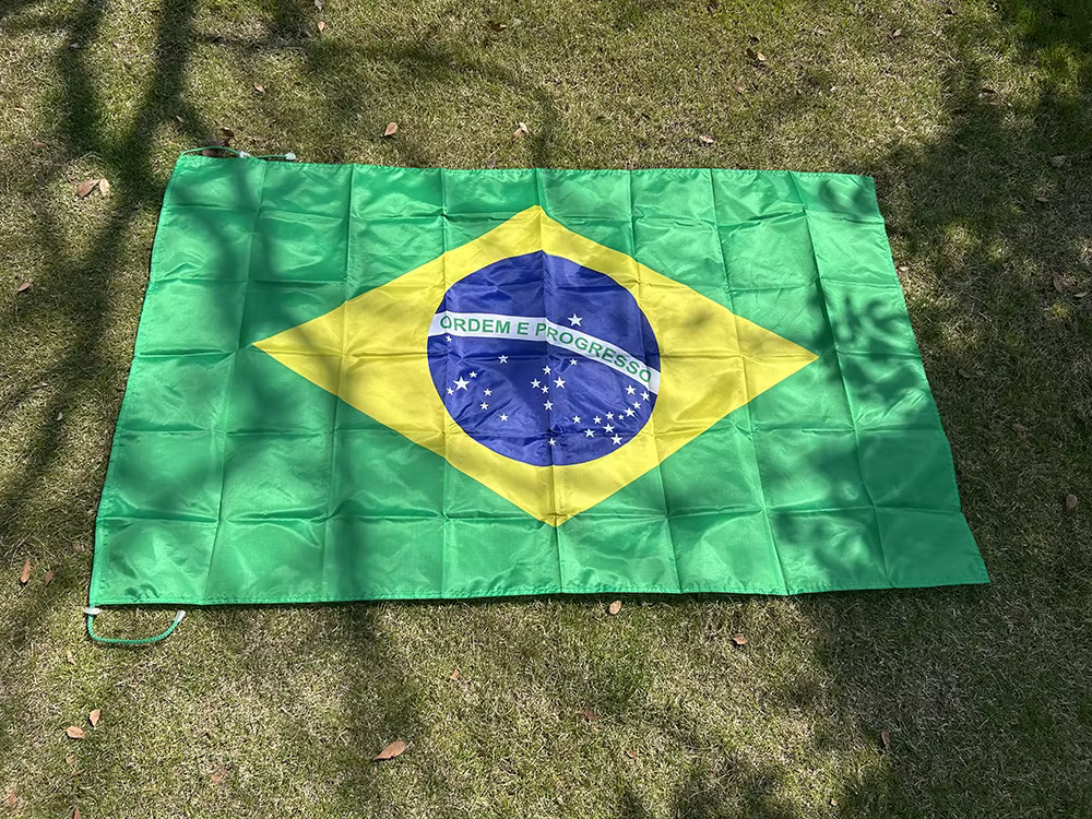 Bandera Brasil tipo chal poliéster para fútbol y hombro - imagen 4