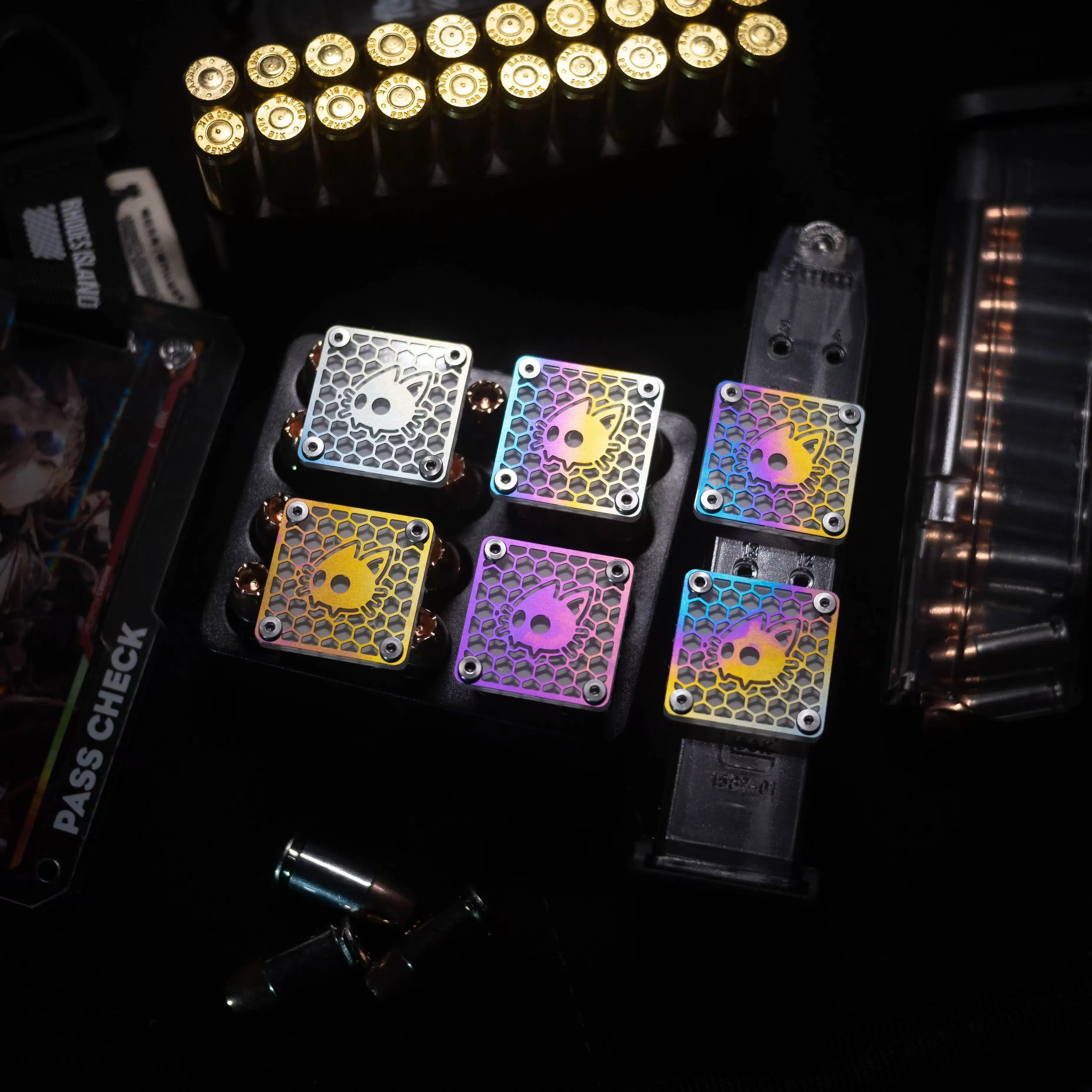 Sello hueco luminoso de aleación de titanio/latón con función de reconocimiento de gancho y bucle