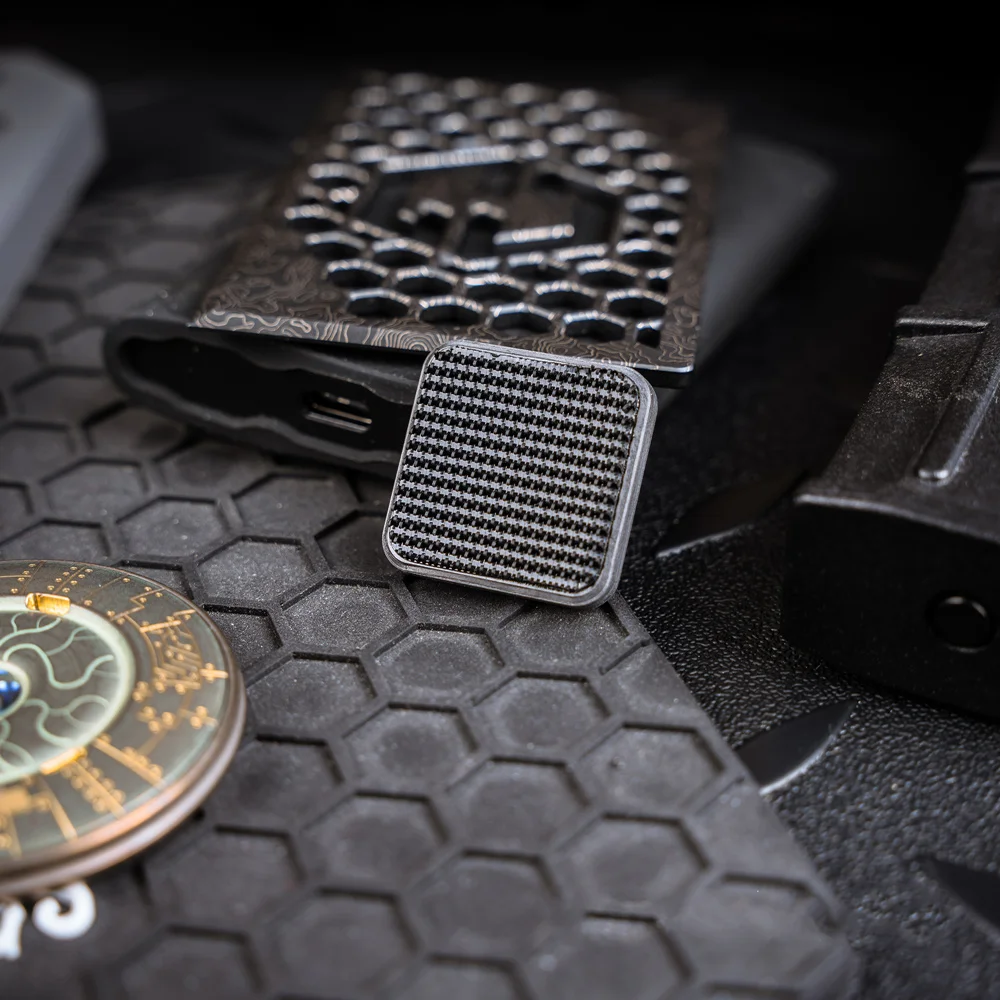 Parche de fibra de carbono con flechas triangulares, insignia táctica cuadrada, apliques DIY para decoración de ropa y mochila - imagen 5