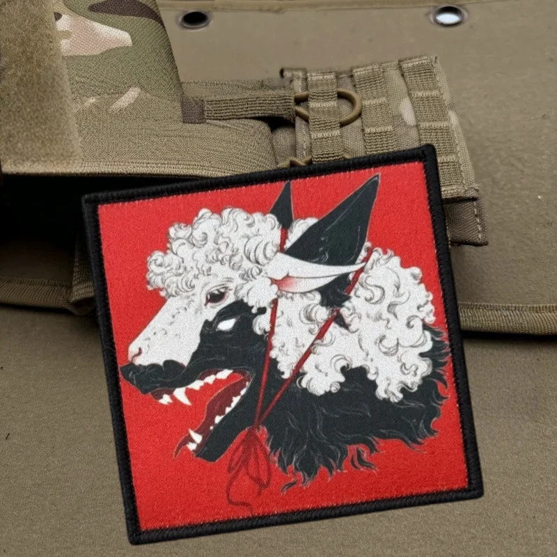 Parche con estampado de demonio de piel de oveja, lobo de Chevron, chaleco táctico, insignia de moral con gancho y bucle, pegatinas para mochila, parches para brazalete para ropa - imagen 2