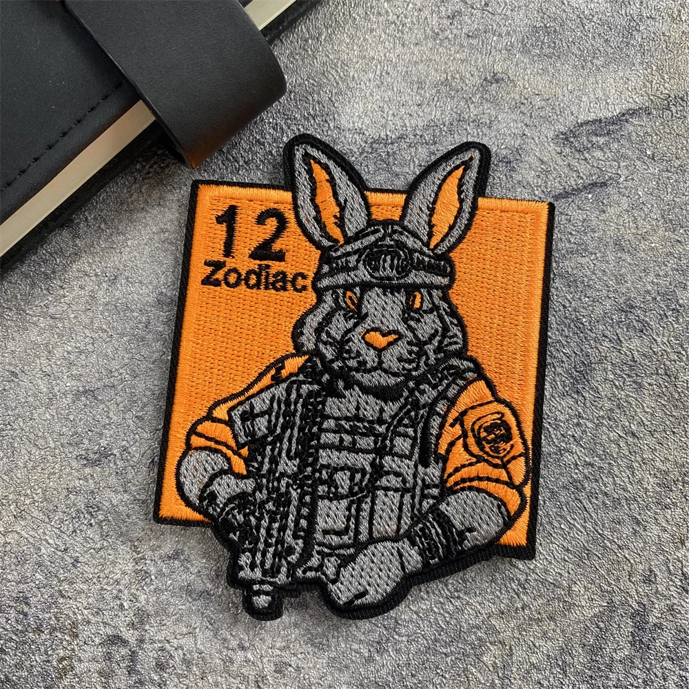 Parche bordado táctico del guerrero de la bestia del zodiaco, insignia de moral de conejo, brazalete, accesorios militares, gancho y bucle, pegatina de mochila - imagen 3