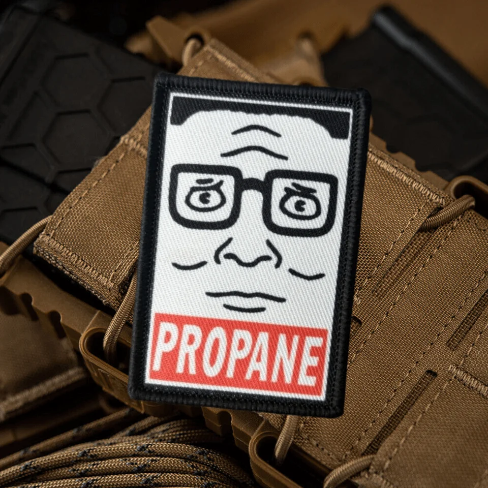 Parche impreso de moral de propano King of the Hill Hank, insignia militar táctica divertida de EE. UU., brazalete, pegatinas para mochila con gancho y bucle - imagen 3