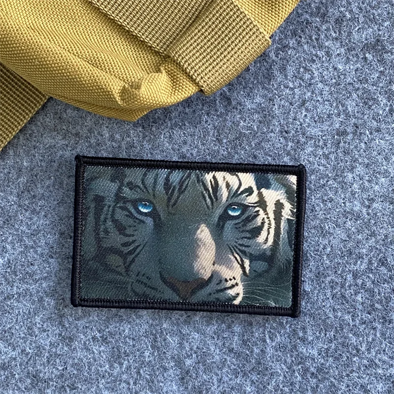 Parches con estampado de ojos de gato y Tigre, insignias de moral táctica, brazaletes de gancho y bucle, pegatinas decorativas para ropa y mochila - imagen 5
