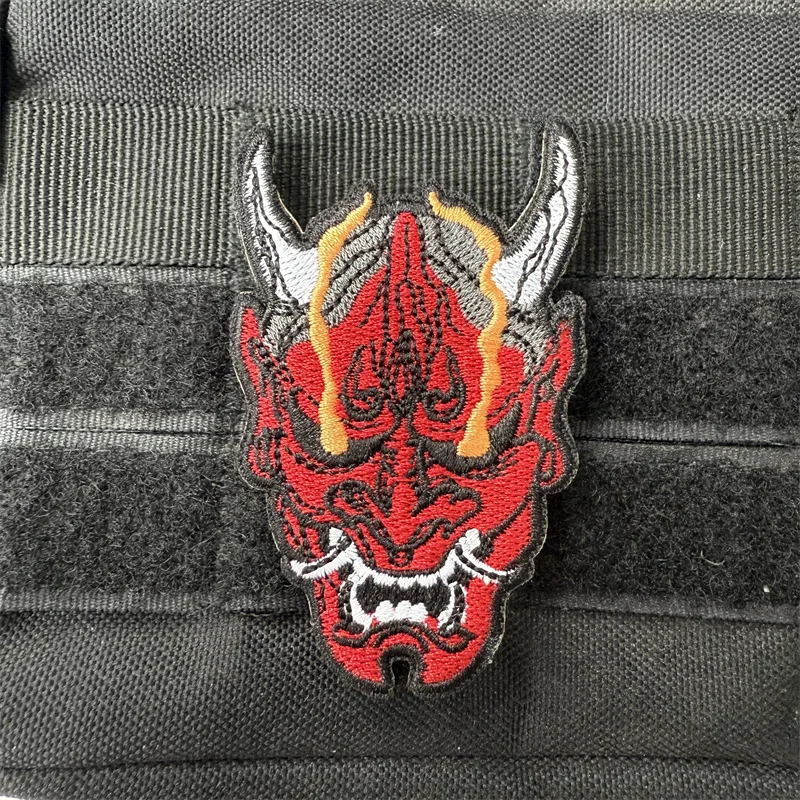 Parche táctico de fantasma japonés "ONI", insignia de moral bordada con gancho y bucle, brazalete militar, pegatinas para mochila - imagen 3