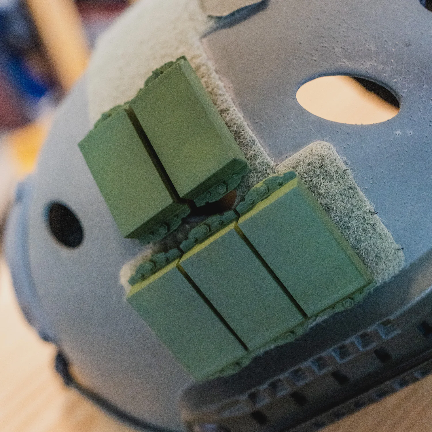 Brazalete de insignia de gancho y bucle tridimensional 3D, modelo explosivo inverso hecho a mano, cómo mezclar y decorar el modelo