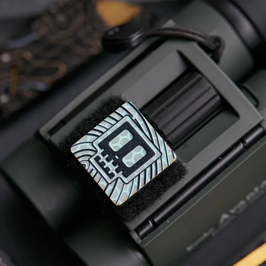 Mini insignia táctica de celosía de esqueleto que brilla en la oscuridad, parche luminoso de ganancia vacía de villano de 1 pulgada para ropa y bolsa decorativa - imagen 2