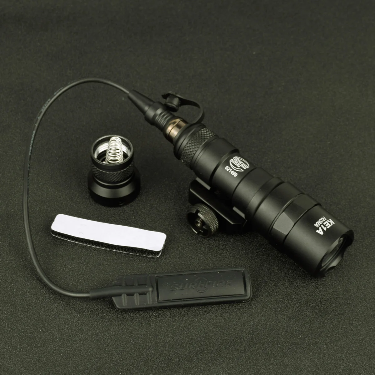 SF M300B linterna táctica para pistola con interruptor remoto - imagen 4
