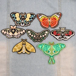 Parche bordado mariposa y polilla termoadhesivo para planchar