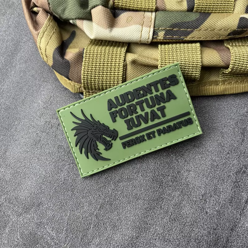 AUDENTES FORTUNA IUVAT parche táctico PVC insignia moral con velcro - imagen 5