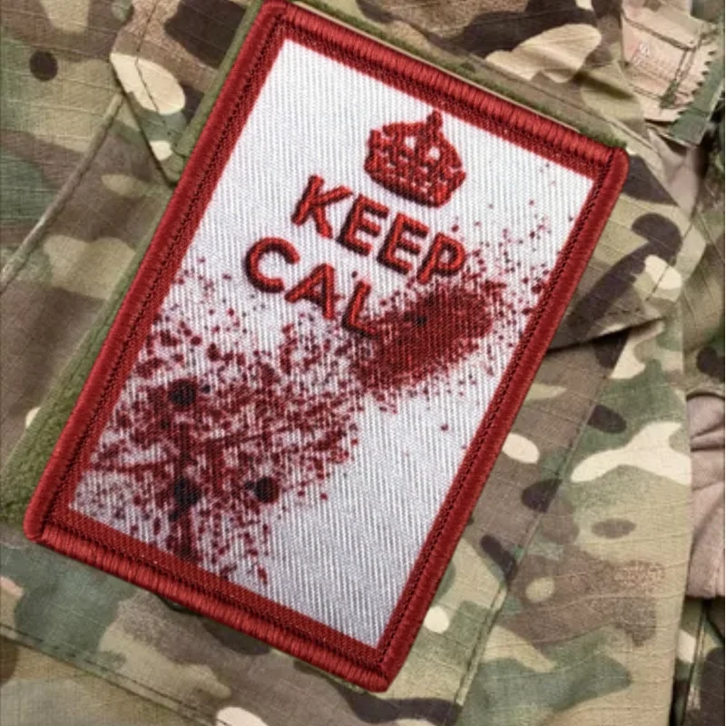 Parche táctico KEEP CALM Morale Boost Morale con manchas de sangre salpicadas, gancho para brazalete, insignia médica militar de la Segunda Guerra Mundial, pegatina para mochila - imagen 4