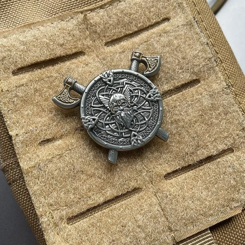 Parche de gancho y bucle de insignia de Metal, tótem vikingo antiguo nórdico, insignia de moral de mensajero, accesorio táctico, pegatina de mochila - imagen 2