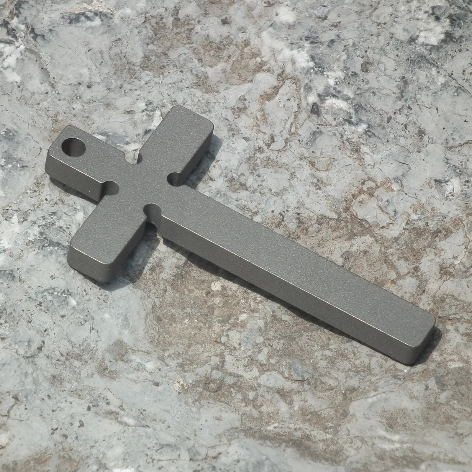 Colgante de aleación de titanio Tc4 para lavado de piedra, versión engrosada, llavero cruzado, Mini palanca Edc - imagen 4