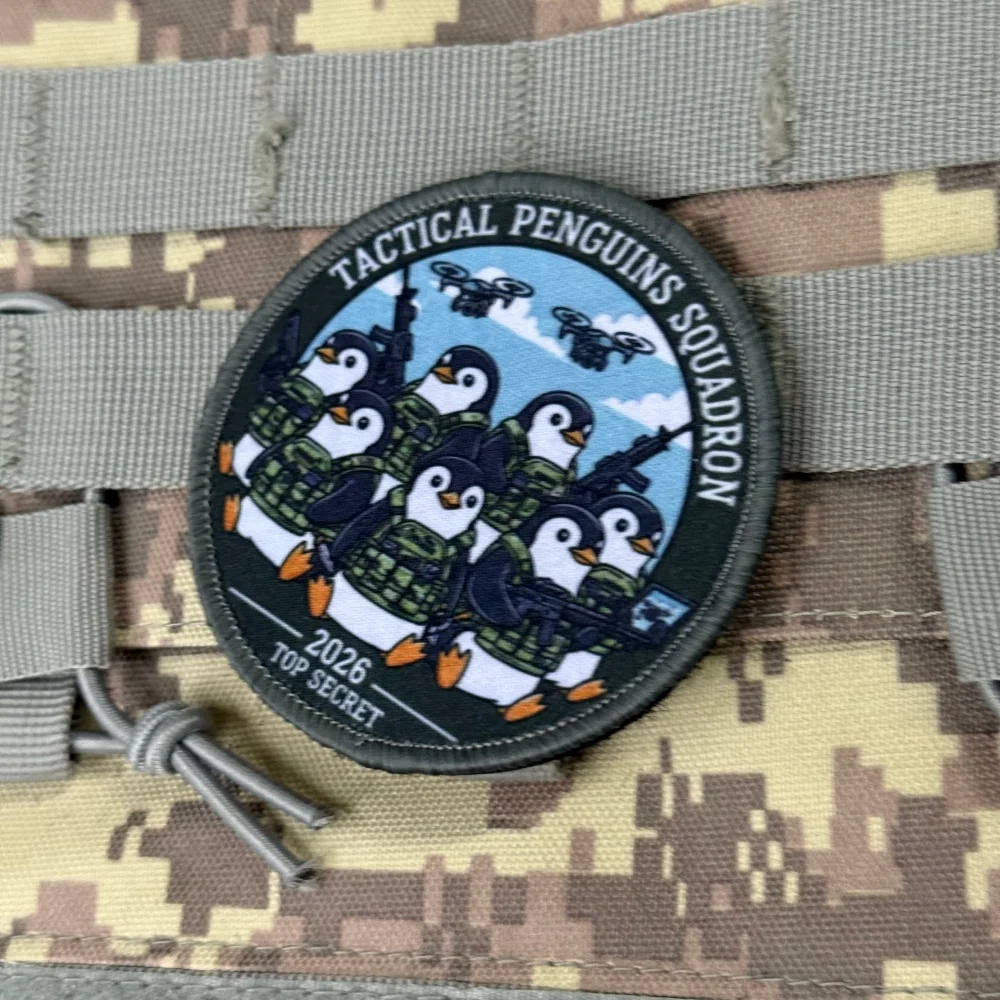 Parche táctico pingüino moral con cierre velcro para mochila - imagen 4