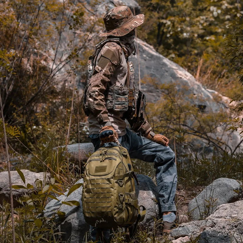 Mochila táctica MOLLE militar de asalto para senderismo - imagen 4