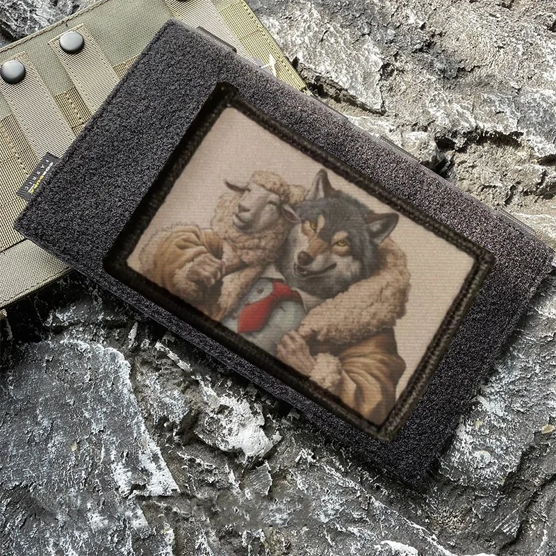 Pegatinas con estampado de lobo en oveja, accesorios tácticos y militares, en la ropa parche de gancho y bucle, insignia de moral, parches de mochila - imagen 2