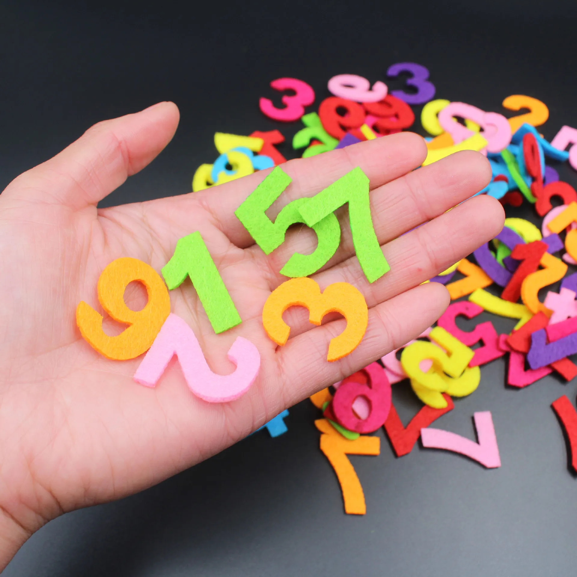 Almohadillas de fieltro de lana para niños, manualidades de tela, parches de nombre, alfabeto, Educación Temprana, juguetes hechos a mano, mezcla de letras digitales, 50 piezas - imagen 5