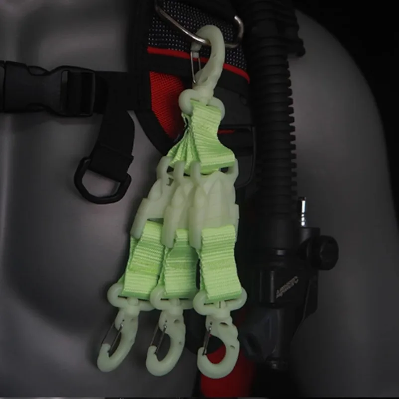 Gancho multifuncional para aletas de buceo que brillan en la oscuridad, linternas, cámaras, conchas impermeables, cuerdas luminosas antipérdida - imagen 4