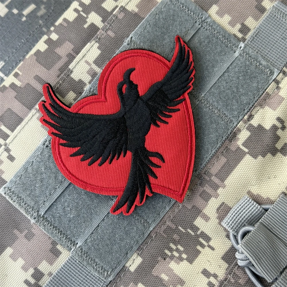 Parche táctico velcro cuervo corazón gótico – Moral para mochila - imagen 5