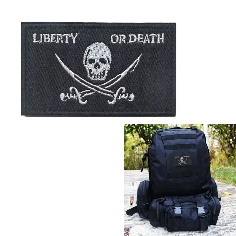 Parche de Velcro bordado de pirata, insignia de brazo Jolly Rogers, insignia de Calavera, accesorio táctico, sello de moral - imagen 3