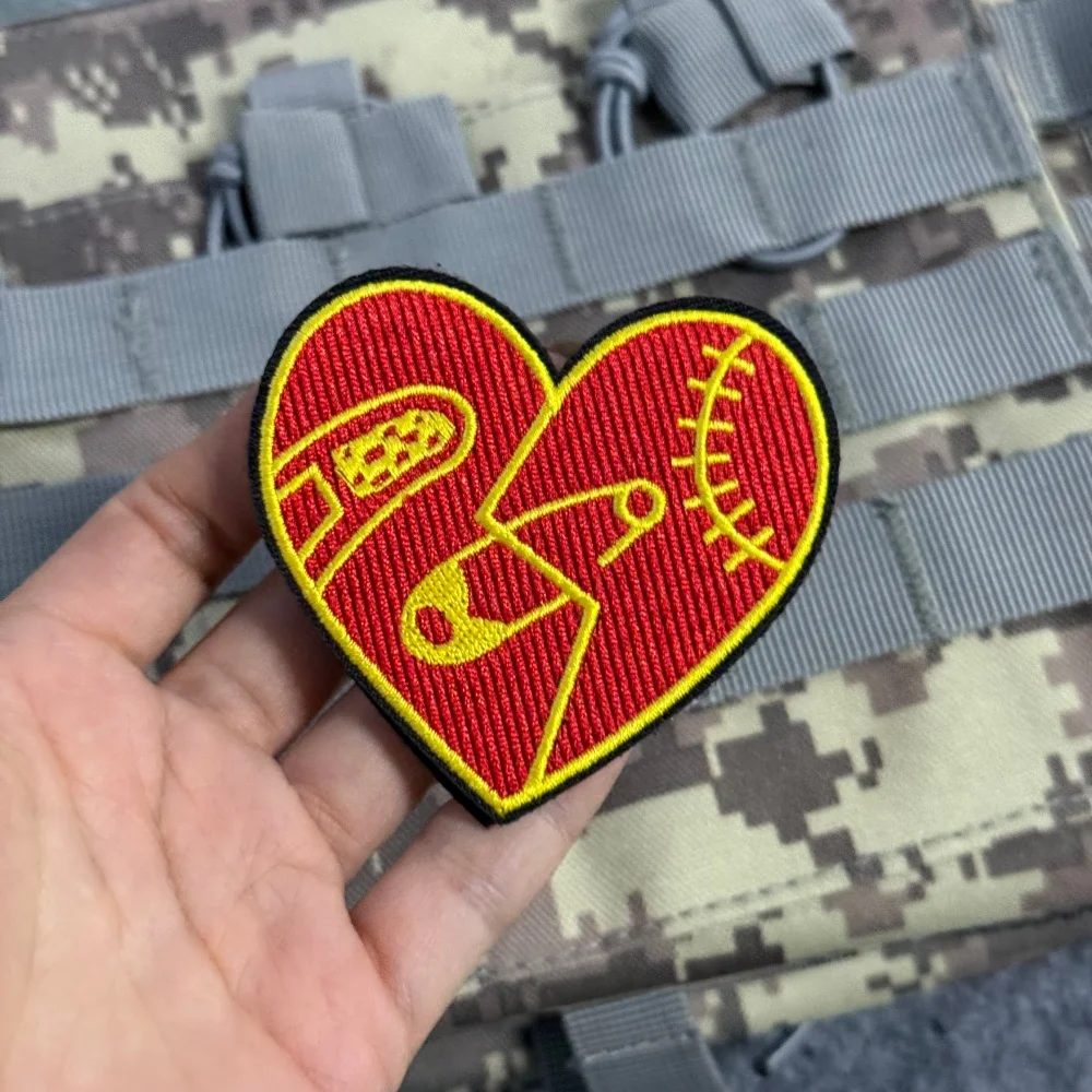 Parche táctico militar de corazón cortado con velcro bordado - imagen 3
