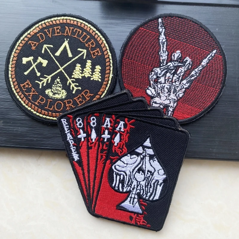 ADVENTURE EXPLORER bordado en la ropa Punk Skull Finger Hook & Loop Patches tactical Reaper Poker Spades A moral Badge Emblems