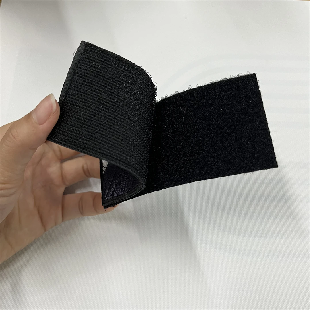 Insignia de Moral del pequeño pato amarillo con un cuchillo, parches de Velcro bordados de animales, pegatinas de decoración de mochila táctica - imagen 4