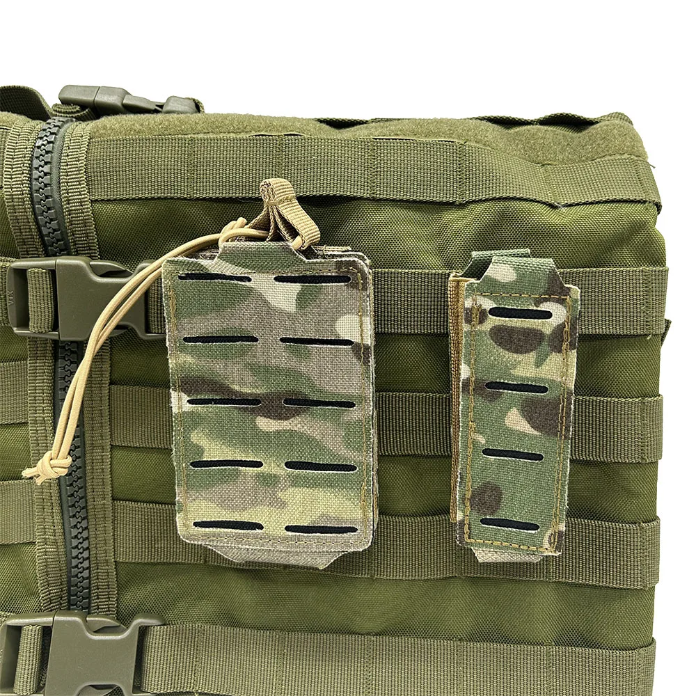 Fundas instaladas en equipo táctico