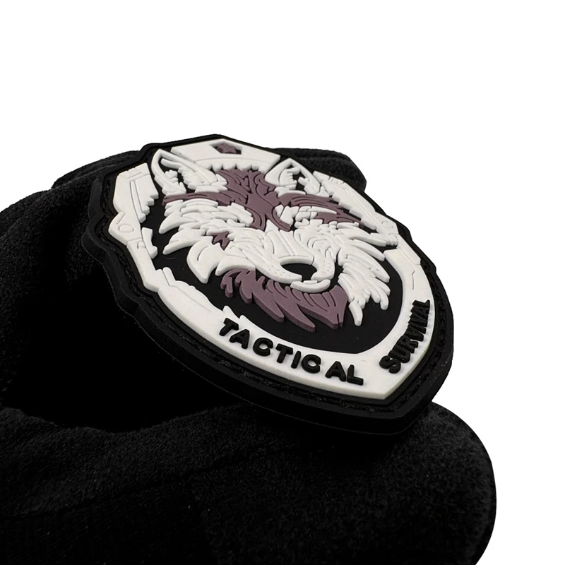 Parches de gancho y bucle noctilucentes de lobo de supervivencia táctica, capítulo de moral de PVC, insignia de parche diy para mochila de ropa al aire libre - imagen 3