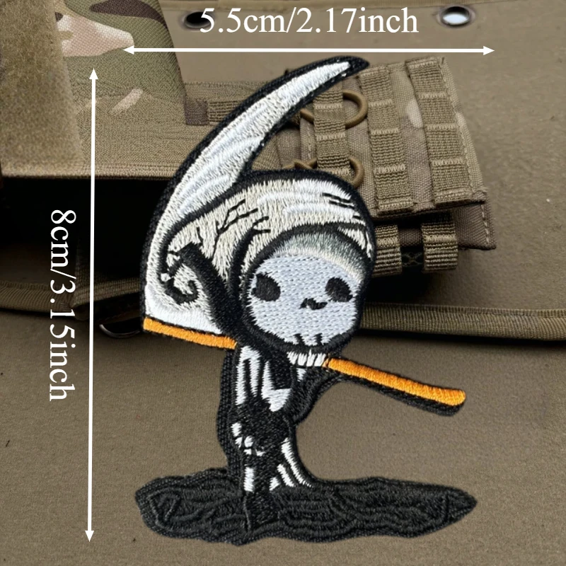 Parche bordado 3D Little Grim Reaper, insignia de moral táctica con gancho y bucle, pegatinas decorativas para mochila, parches para brazalete para ropa - imagen 3