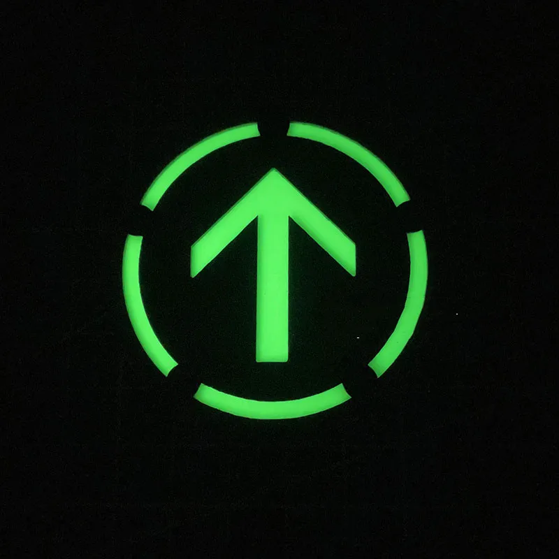 Parche redondo de punta de flecha de fibra de carbono luminosa, insignia táctica, mochila para exteriores Noctiluca, bricolaje para decoración de ropa - imagen 2