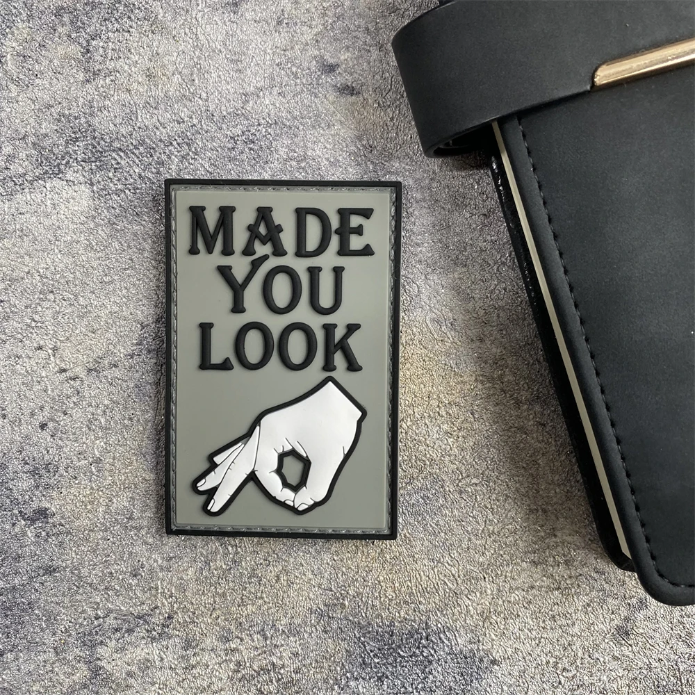 Parches de insignia de moral táctica de PVC "Made You Look", OK gestual Hook and Loop, brazalete militar, accesorios de mochila del ejército, pegatinas - imagen 4