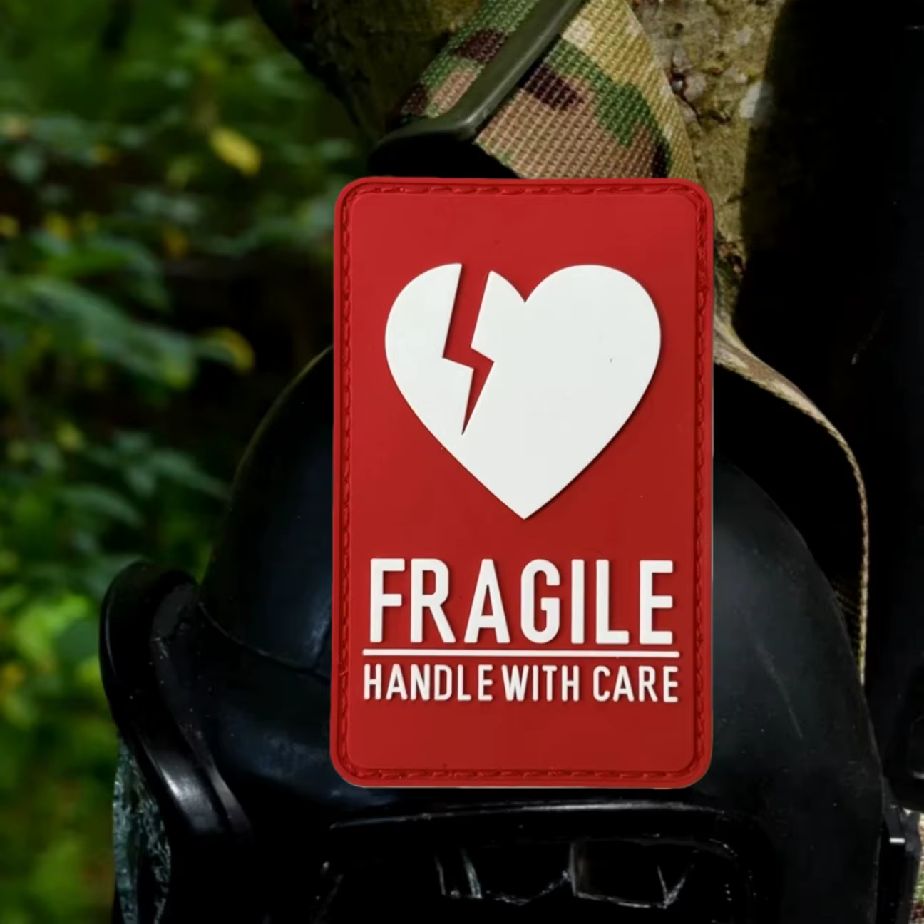 Parche táctico Airsoft FRAGILE PVC con velcro - imagen 4