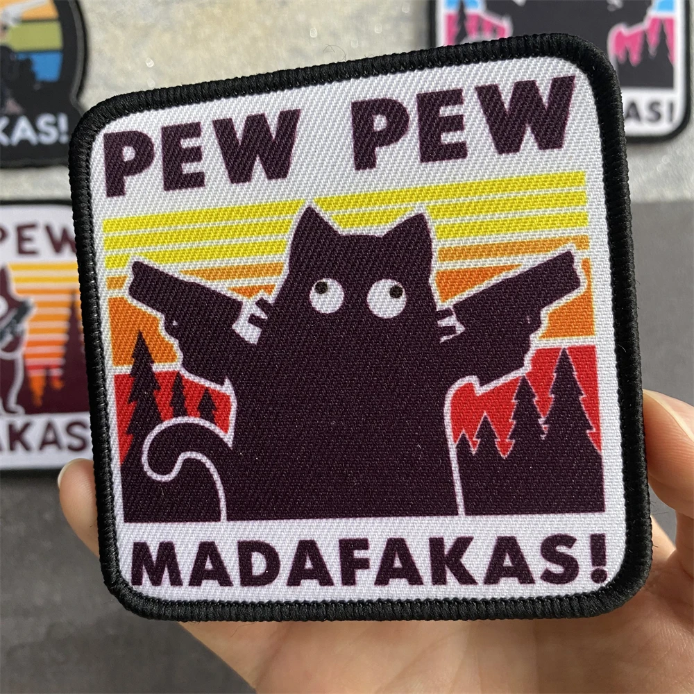 PEW PEW Madafakas pistola insignia de moral táctica parche gato negro es brazalete fino parches de tela divertido gancho y bucle mochila emblemas - imagen 4