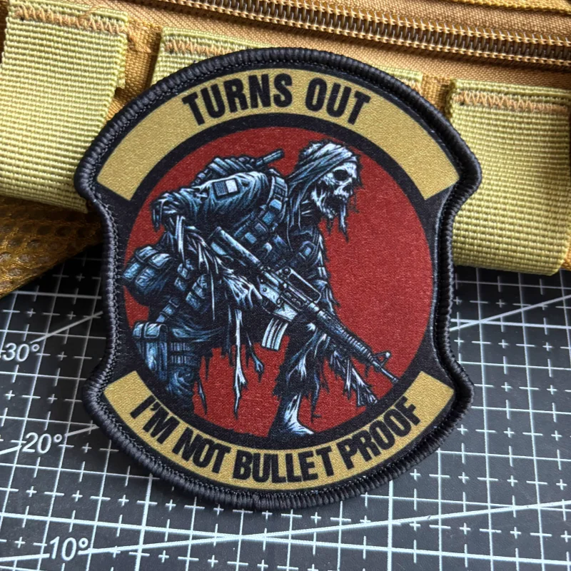Parche táctico de calavera de zombis "I'm Not Bullet Proof", brazalete de Rifleman, insignia de moral, gancho de impresión y bucle, pegatina para mochila militar - imagen 3
