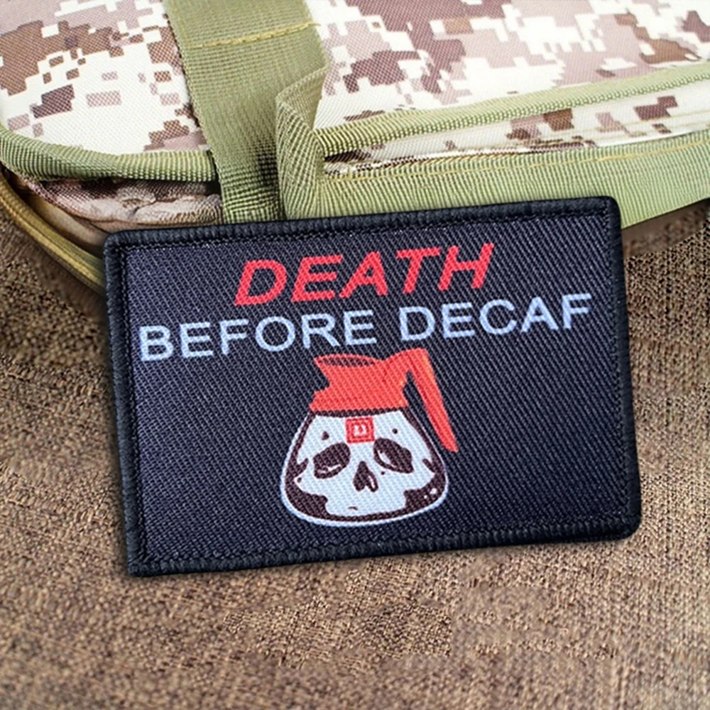 Parche táctico de calavera Death Before Decaf, parches divertidos de gancho y bucle, insignia de moral, brazalete del ejército militar, pegatinas para mochila - imagen 2