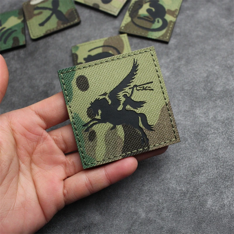 Parche reflectante de la serie de camuflaje, pala, 12 insignias tácticas, Pegaso, Doglegs, ratón, puño de canguro, escorpión para decoración de bolsas de ropa - imagen 4