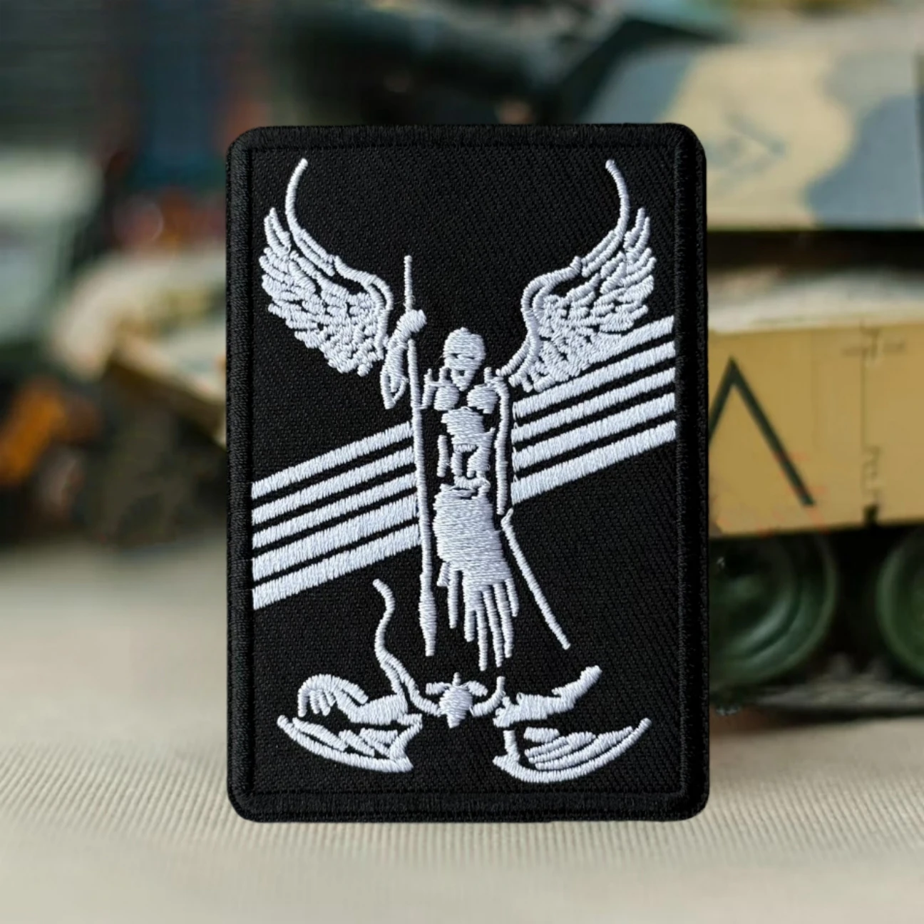 Parche táctico bordado con velcro militar Good Always Wins Archangel - imagen 4