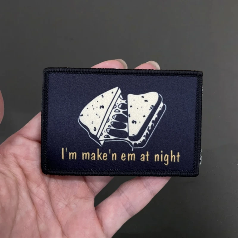 I'm make'em At Night Cheese sándwich moral parches tácticos mochila táctica impresa pegatina de gancho y bucle - imagen 4