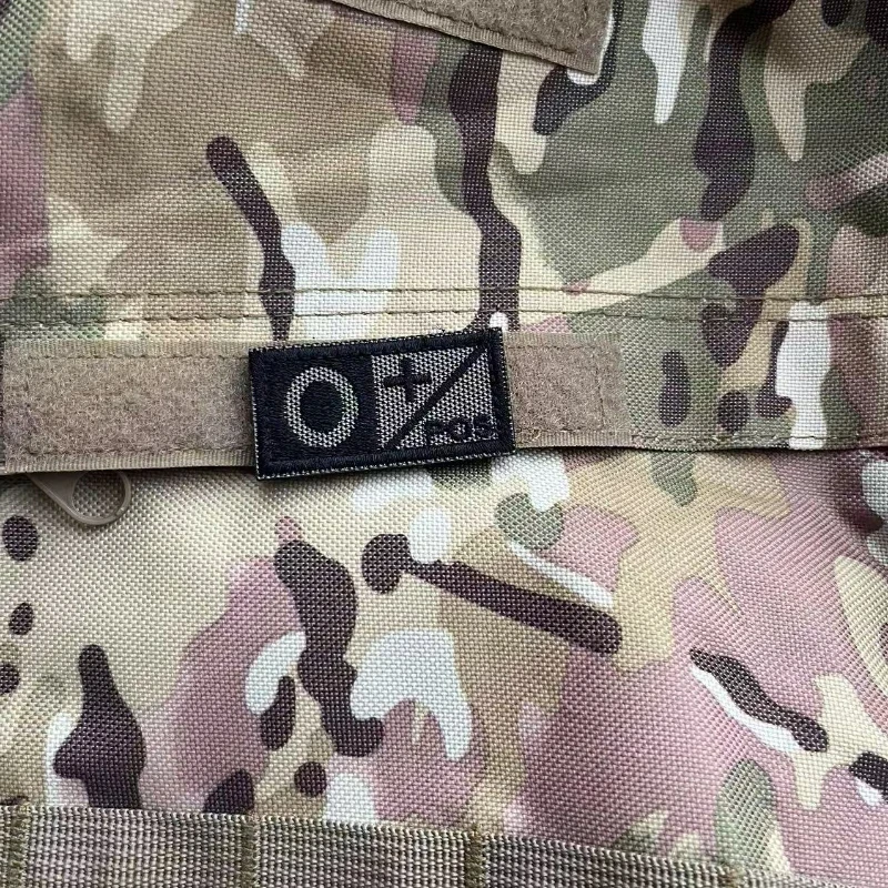 Parches bordados tipo sangre, insignia táctica militar positiva y negativa para mochila, gancho y bucle, accesorios del ejército A B O AB, 1 Uds. - imagen 3