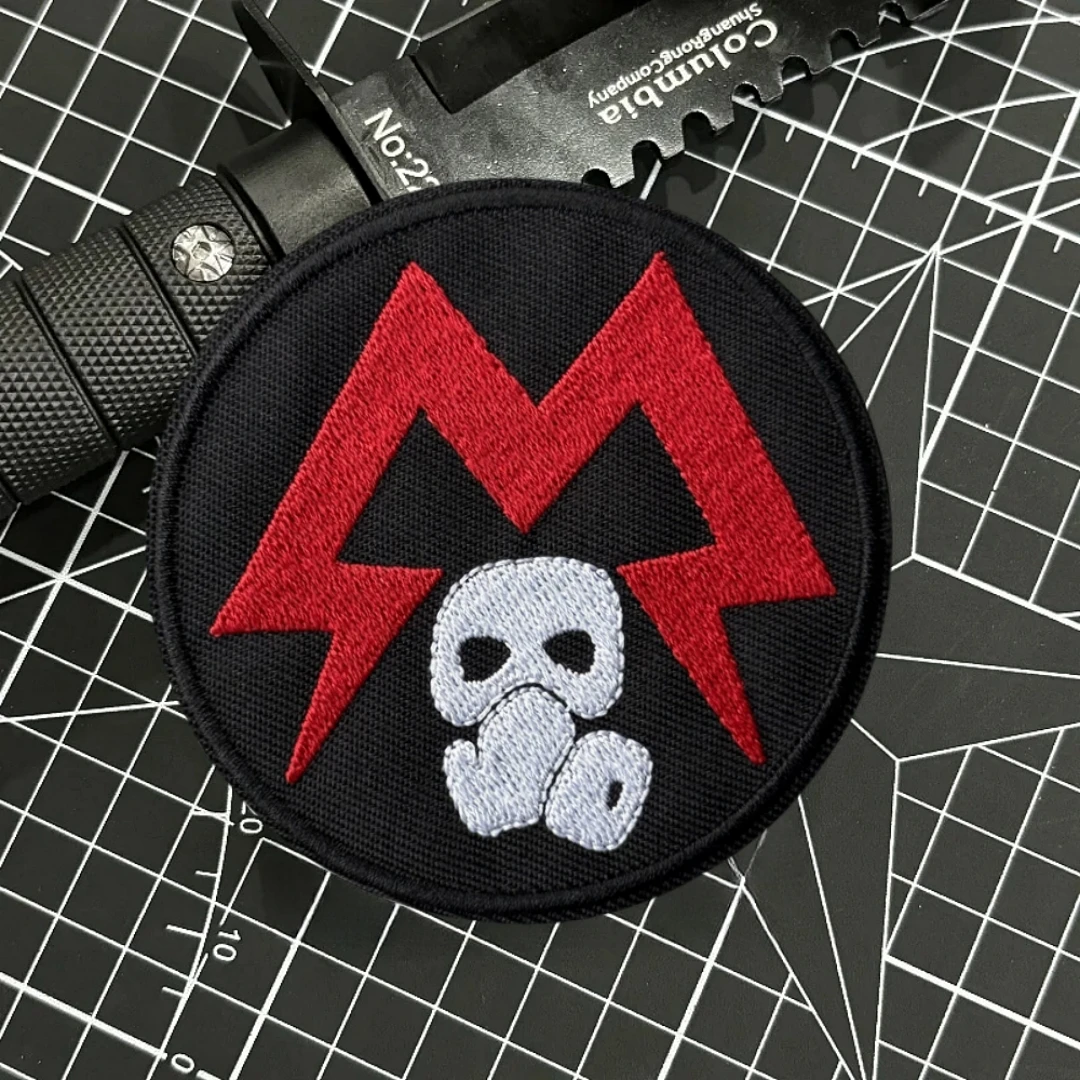 Parche táctico de moral con máscara de Chevron, brazalete del ejército militar, parches bordados de gancho y bucle para ropa, pegatina para mochila - imagen 3