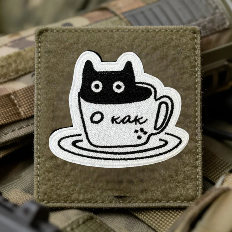 Parche táctico bordado gato negro con taza de café, gancho-bucle - imagen 4