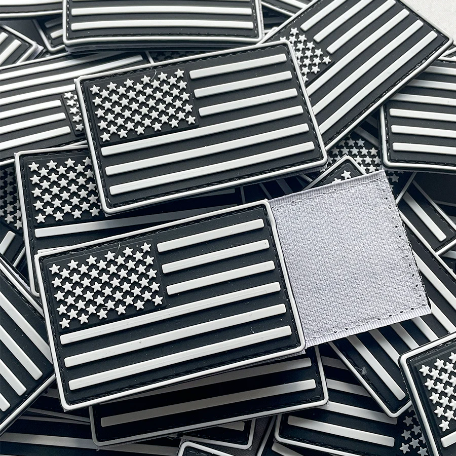 Insignia de bandera americana adhesiva mágica en blanco y negro, se puede conectar a chalecos y mochilas de caza. - imagen 4