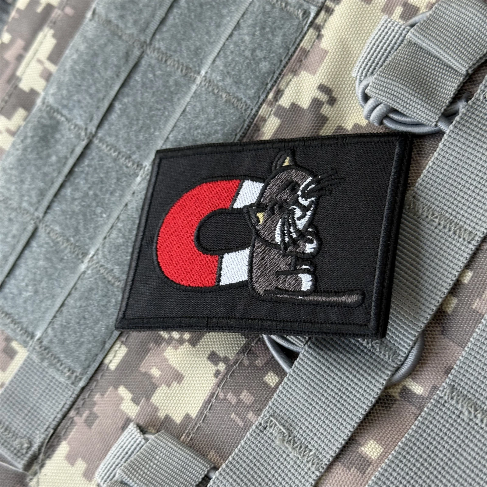Parche Chevron "imán para gatos", insignia de moral táctica, parches bordados de gancho y bucle para ropa, pegatina de equipo militar - imagen 5