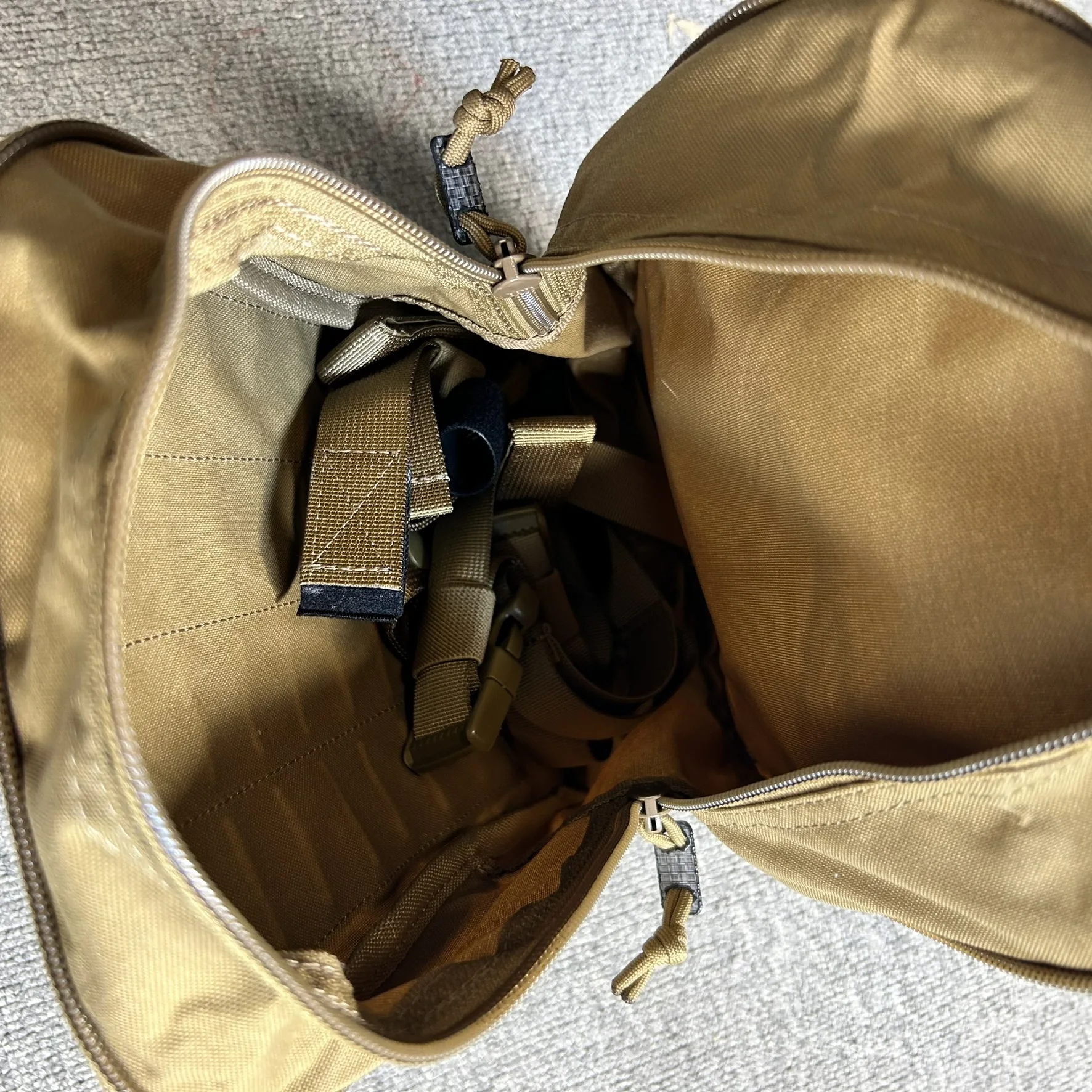 Bolsa de almacenamiento de máscara de gas convertible con capacidad multifuncional de acceso rápido - imagen 4