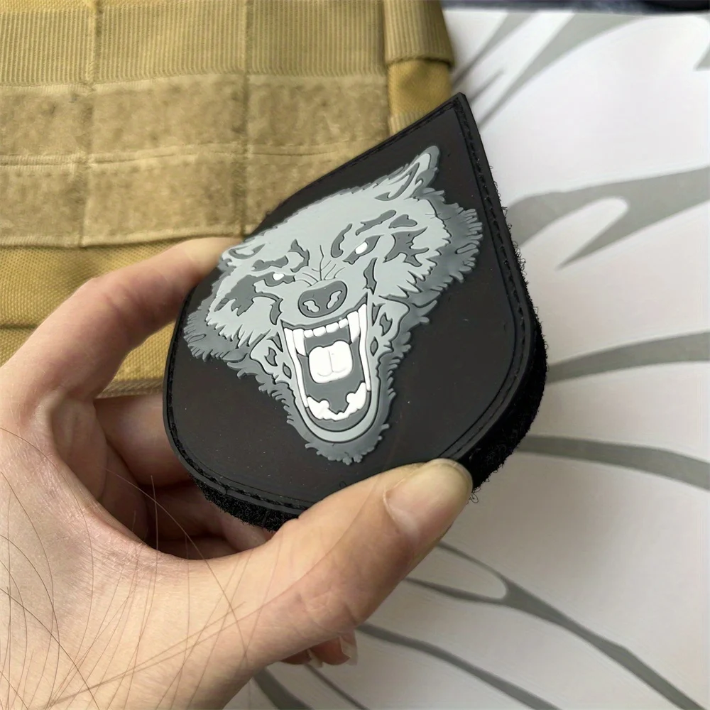 Parche táctico de moral de hombre lobo, pegatina decorativa para mochila al aire libre, parches de gancho y bucle de PVC de lobo para ropa - imagen 5