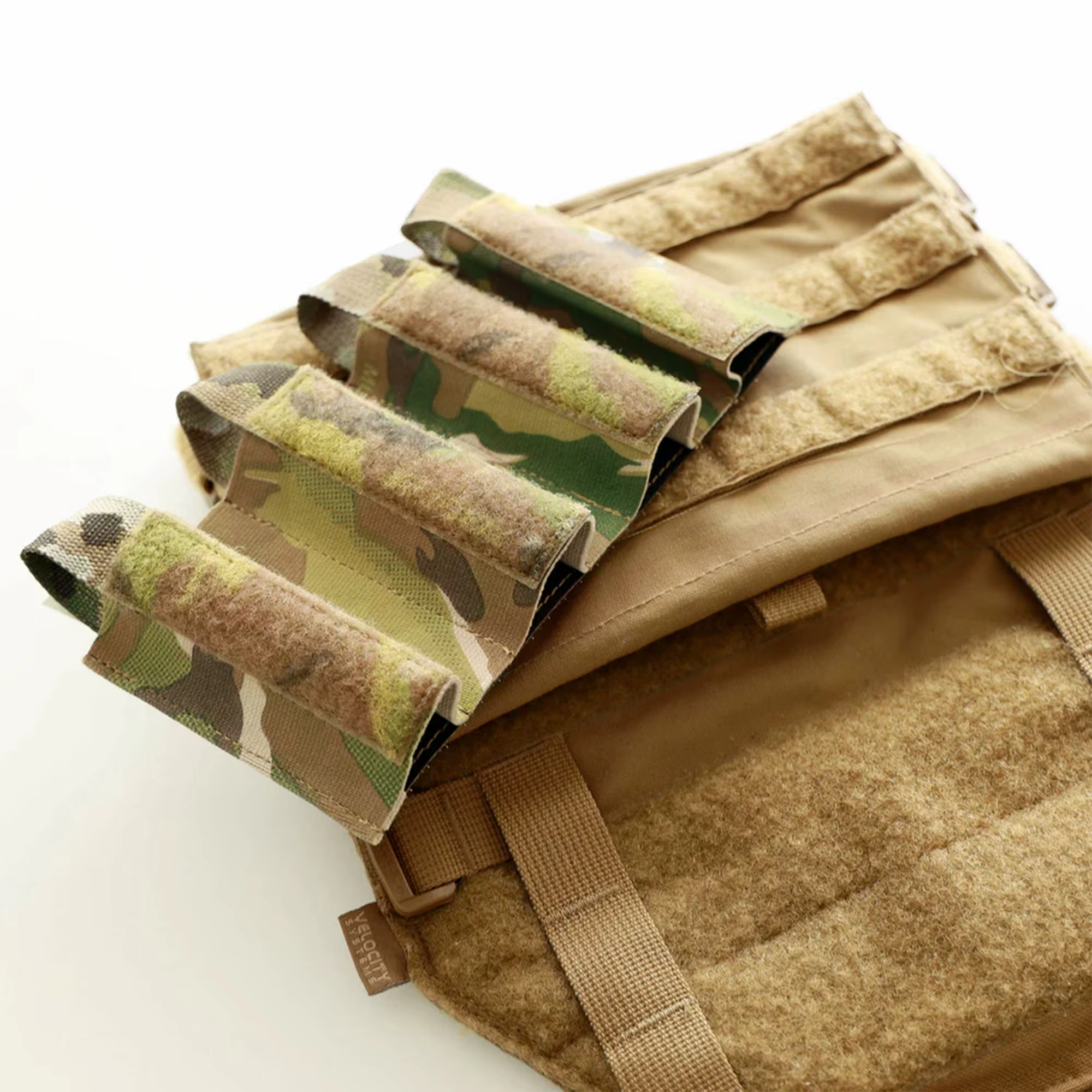 Funda táctica MOLLE portacargadores 9mm – Compacta para SMG - imagen 4
