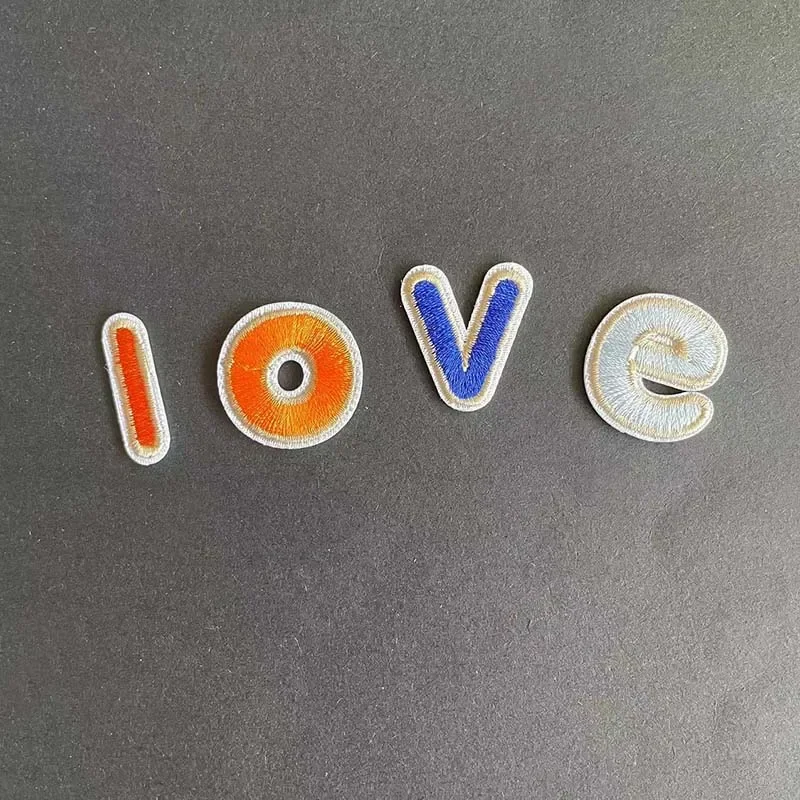 26 letras, A ~ Z dibujos animados lindo Color alfabeto inglés letra tela bordado apliques hierro en parches para ropa niños, camisa - imagen 5