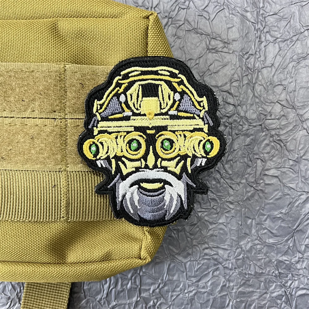 Parche bordado de cuatro ojos de visión nocturna para ropa, gancho y bucle, parches para mochila militar táctica Master Panda - imagen 5